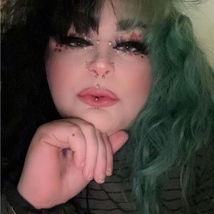 Meet your Posher, Hope